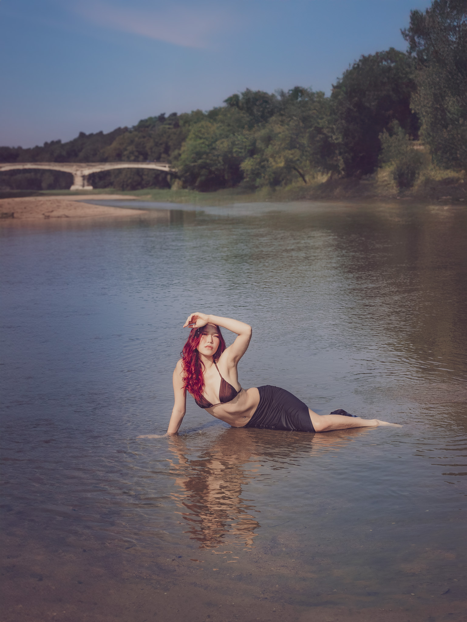 Portrait au bord de l'eau, extérieur 2026