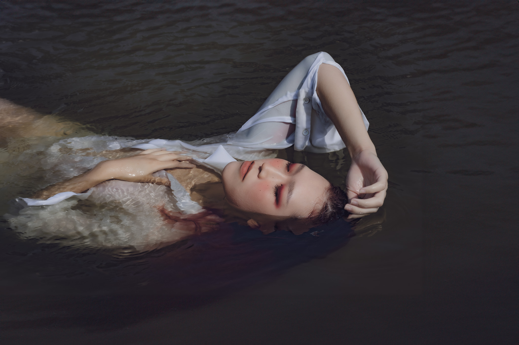 Portrait dans l'eau, extérieur 2026